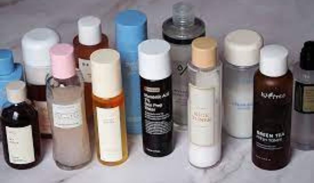 Toner for Face: Demystifying Its Role in Your Skincare Routine