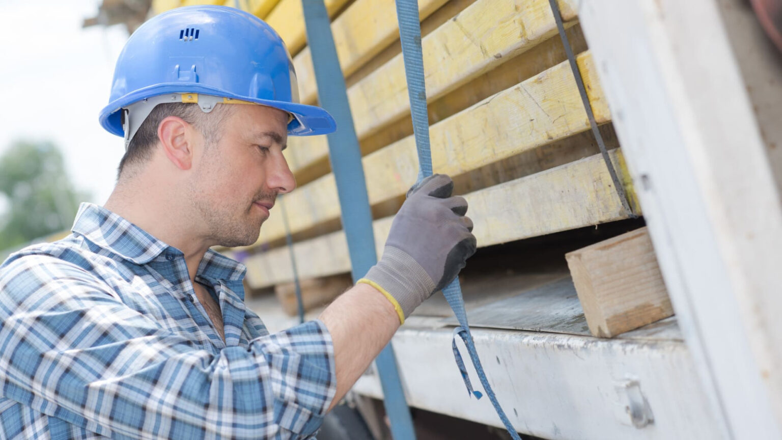 Best Practices for Securing Loads in Your Cargo Carrier