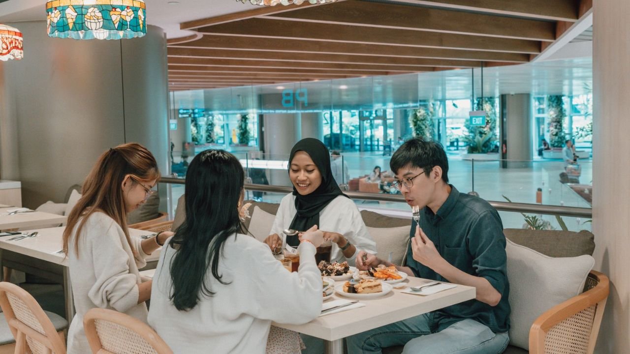 Discover the Best Dining Spots: The Ultimate Food Guide in Changi Airport