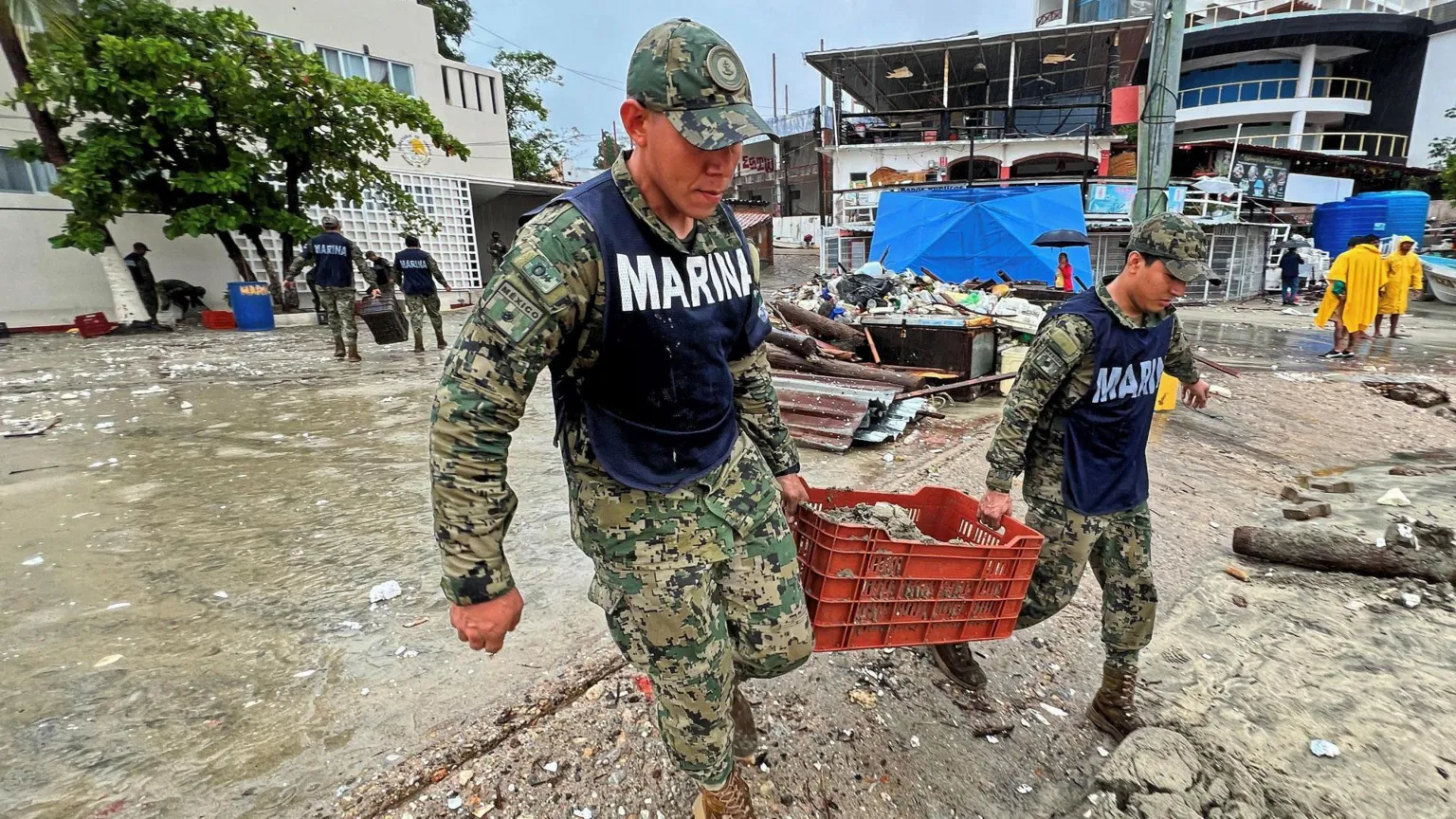 Mexico begins clean-up after hurricane Erick hits southern coast