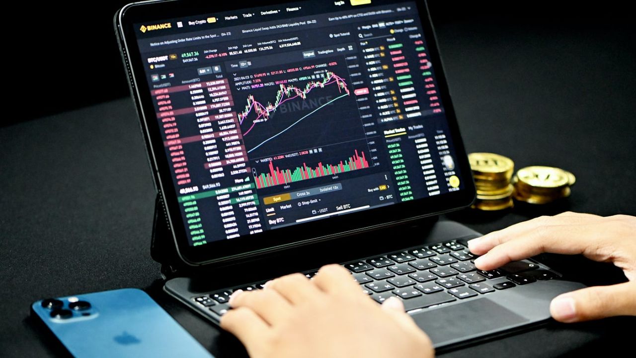 Essential Tools for Modern Crypto Investors