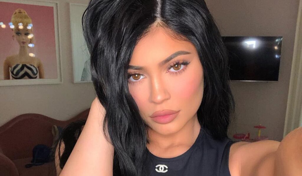 Kylie Jenner: The Angled Lob