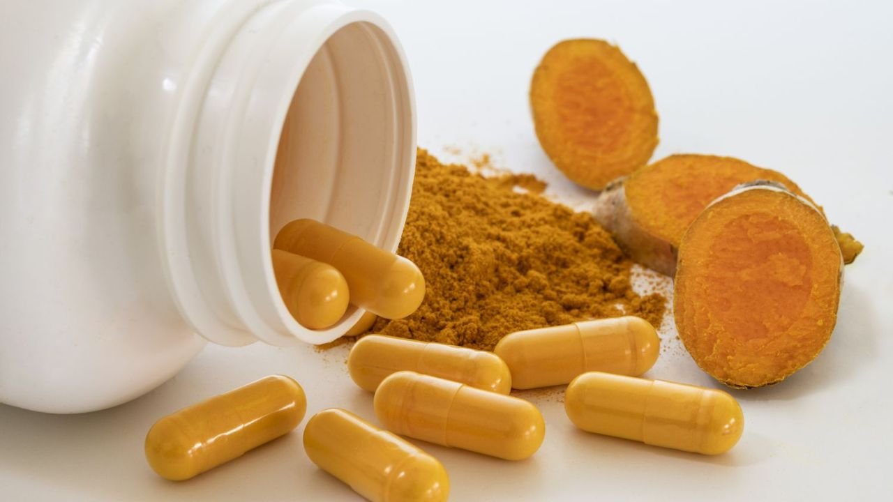 10 Serious Side Effects of Turmeric Supplements and High Doses