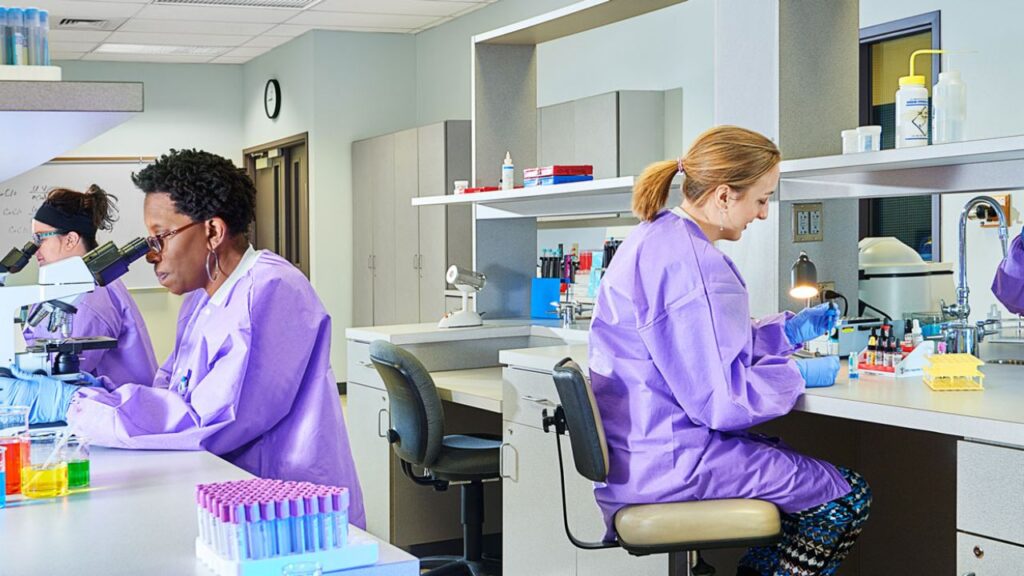 what is lab technician
