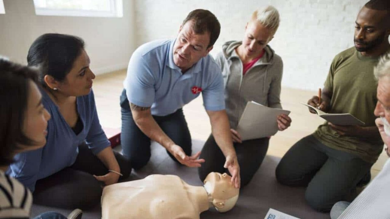 How First Aid Training Builds Leadership and Responsibility