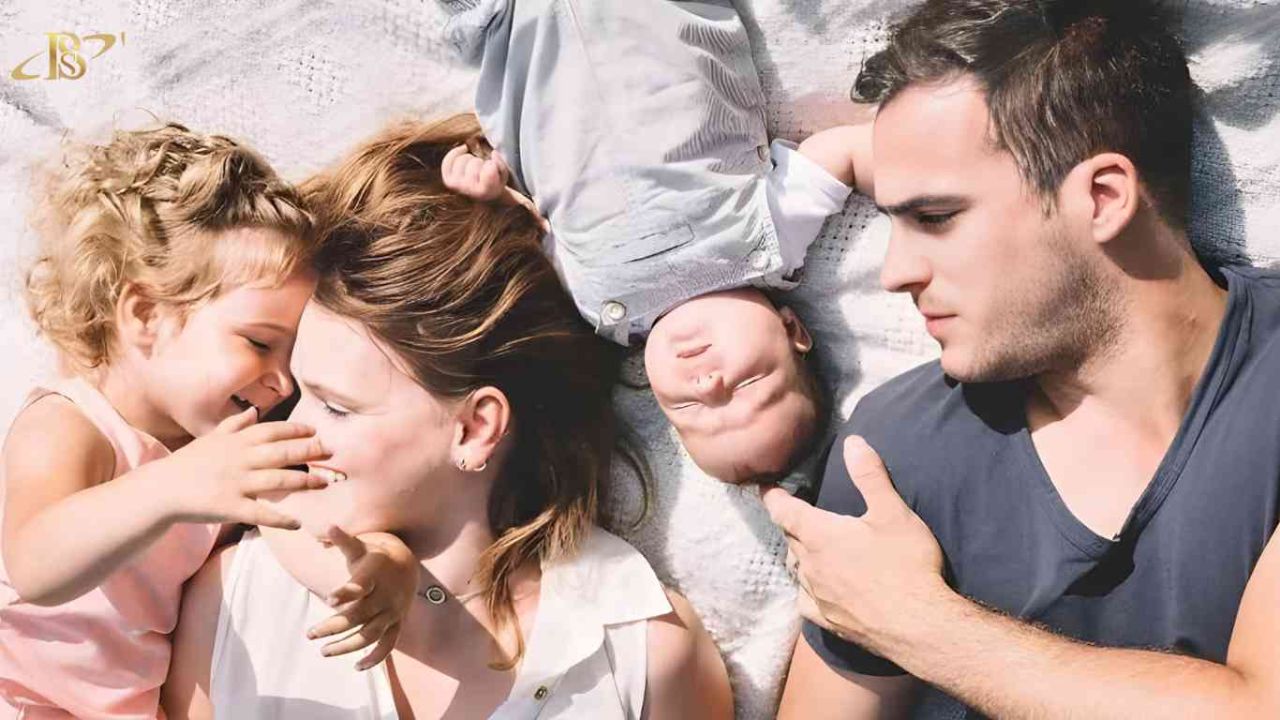 FamousParenting Chelsea Acton: A Modern Guide to Parenting in the Spotlight