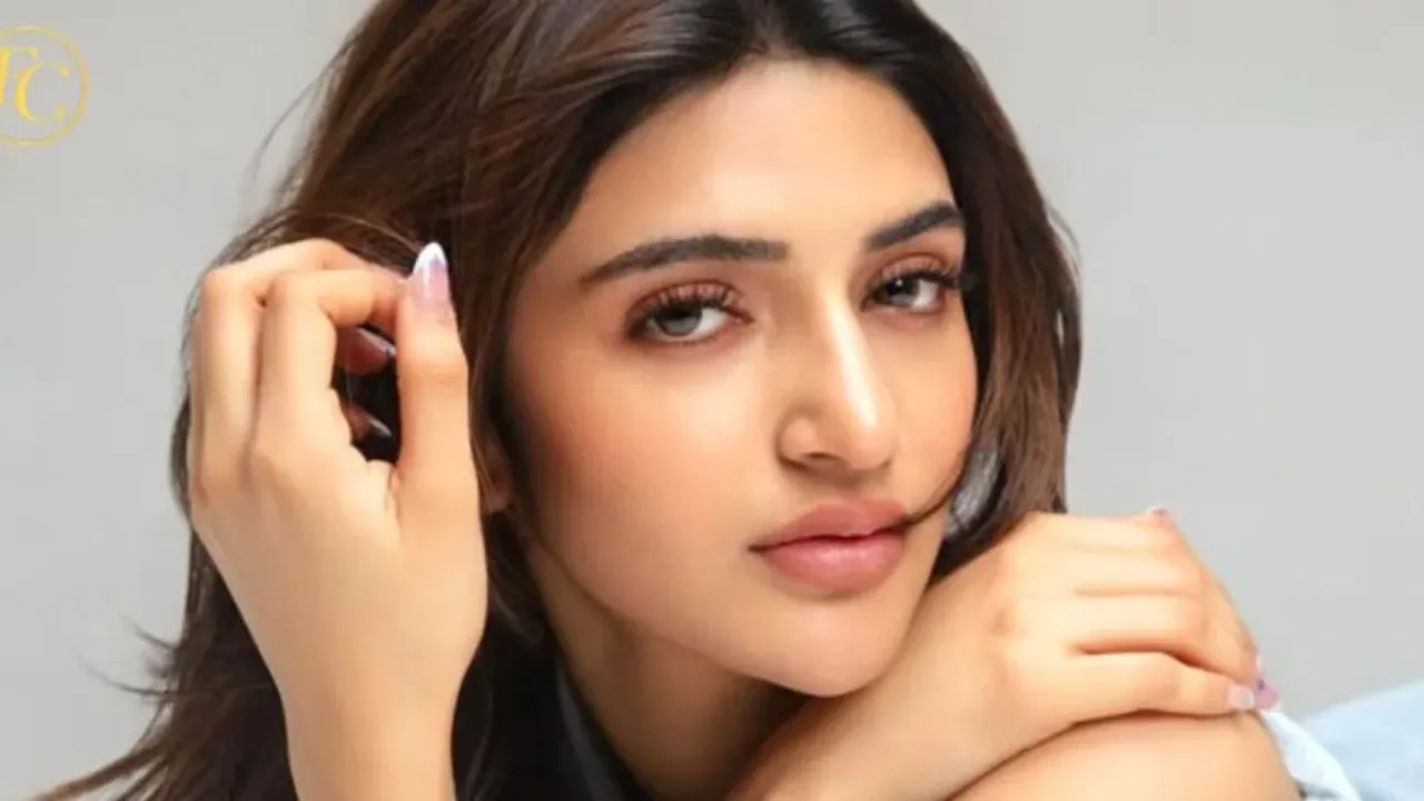 sreeleela height in feet